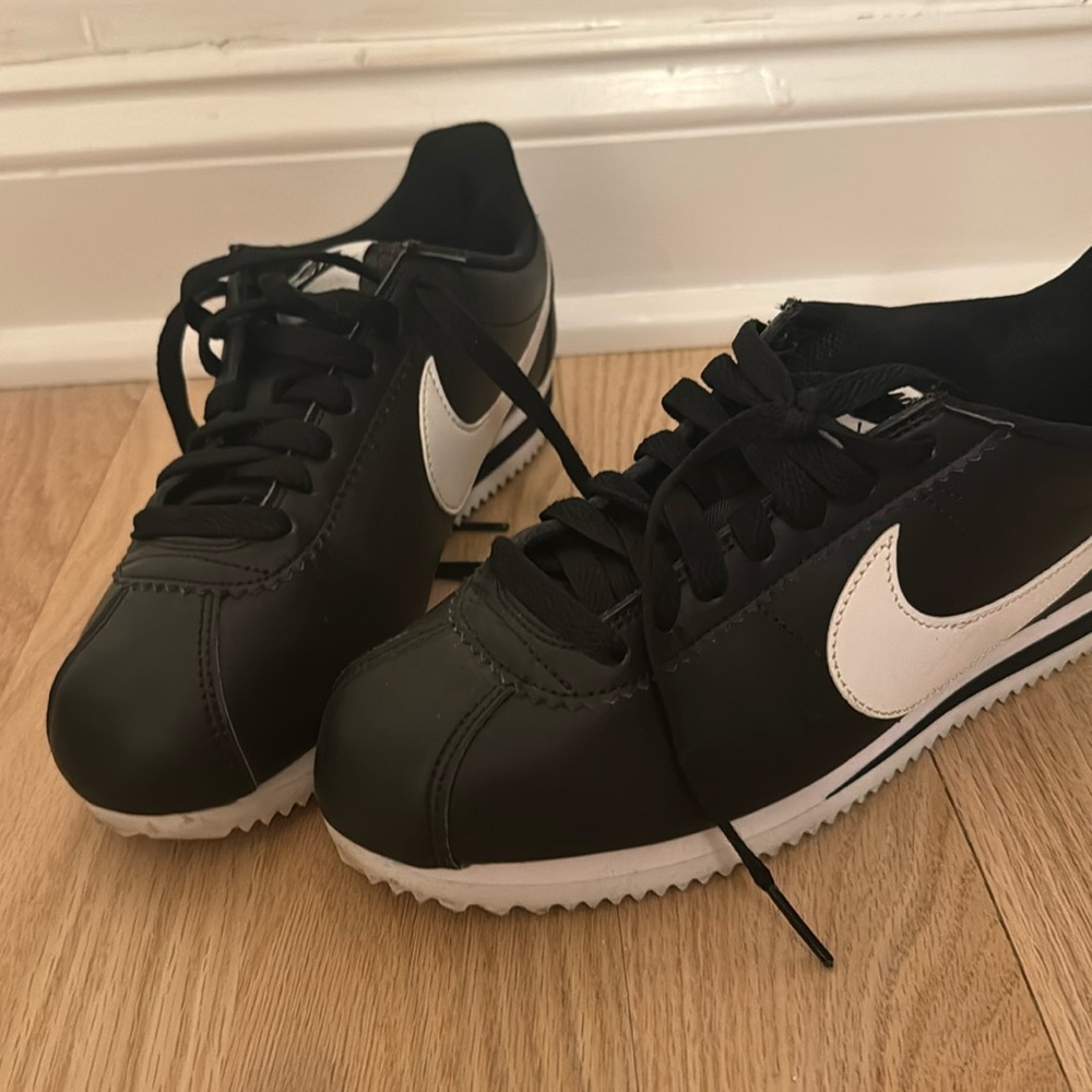 Black Nike just want gone!!!